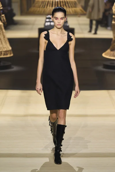 Look 17